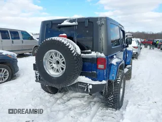 2010 Jeep Wrangler Sahara z VIN 1J4AA5D18AL170957, wystawiony jako IAAI lot #41599820 z przebiegiem 64 217 mil mil oraz . Historia ofert i sprzedaży dostępna na DreamBid. Obrazek 4.