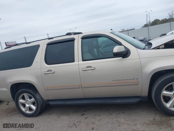 2007 Chevrolet Suburban LT with VIN 3GNFC16J77G130510, listed as a IAAI auction lot 41378042 with 152,459 mi miles. Bid and sale history available at carsss.com. Image 13.