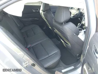 2019 Acura TLX with VIN 19UUB1F3XKA009385, listed as a IAAI auction lot 40584274 with 61,376 mi miles. Bid and sale history available at carsss.com. Image 8.
