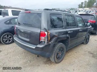 2014 Jeep Patriot Sport with VIN 1C4NJPBB9ED916539, listed as a IAAI auction lot 41522768 with 97,130 mi miles. Bid and sale history available at carsss.com. Image 4.