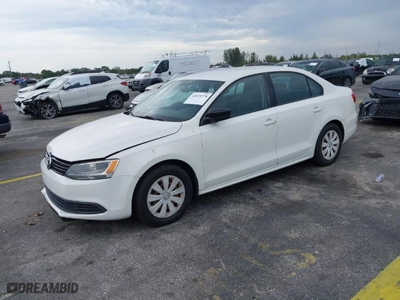 2014 Volkswagen Jetta Sedan S with VIN 3VW2K7AJ8EM375364, listed as a IAAI auction lot 41879370 with 117,259 mi miles. Bid and sale history available at carsss.com. Image 2.