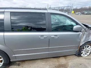 2016 Dodge Grand Caravan SXT Plus with VIN 2C4RDGCG1GR321932, listed as a IAAI auction lot 41947032 with 149,536 mi miles. Bid and sale history available at carsss.com. Image 13.
