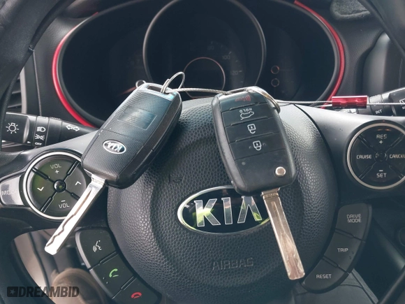2017 Kia Soul with VIN KNDJN2A21H7485348, listed as a IAAI auction lot 42082739 with 83,557 mi miles. Bid and sale history available at carsss.com. Image 11.