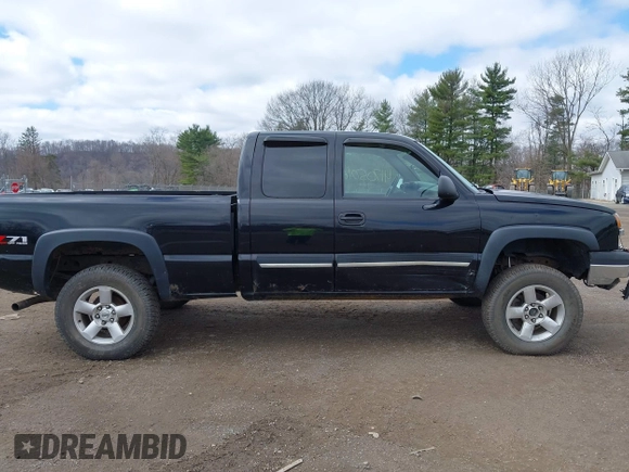 2005 Chevrolet Silverado 1500 Z71 z VIN 1GCEK19Z75Z191040, wystawiony jako IAAI lot #41705016 z przebiegiem 180 517 mil mil oraz . Historia ofert i sprzedaży dostępna na DreamBid. Obrazek 14.