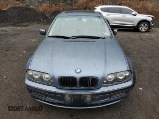 2001 BMW 3 Series 330i with VIN WBAAV53481JS91616, listed as a Copart auction lot 42105495 with 239,514 mi miles and Salvage Title. Bid and sale history available at carsss.com. Image 5.