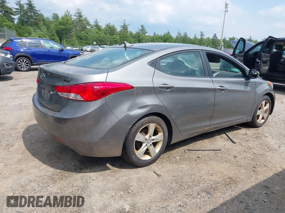 2013 Hyundai Elantra GLS z VIN 5NPDH4AE5DH449064, wystawiony jako IAAI lot #42481646 z przebiegiem 221 093 mil mil oraz . Historia ofert i sprzedaży dostępna na DreamBid. Obrazek 4.