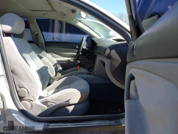2003 Volkswagen Passat GLS with VIN WVWPD63B13P252578, listed as a IAAI auction lot 41660963 with 151,253 mi miles. Bid and sale history available at carsss.com. Image 5.