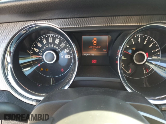 2014 Ford Mustang GT z VIN 1ZVBP8FF7E5221312, wystawiony jako Copart lot #45743855 z przebiegiem 37 267 mil mil oraz Szkoda całkowita • Salvage title. Historia ofert i sprzedaży dostępna na DreamBid. Obrazek 9.