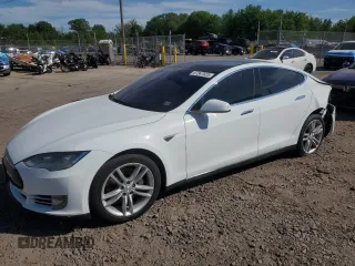 2014 Tesla Model S 60 z VIN 5YJSA1H19EFP37392, wystawiony jako Copart lot #57347625 z przebiegiem Nie podano mil oraz Szkoda całkowita • Salvage title. Historia ofert i sprzedaży dostępna na DreamBid. Obrazek 1.