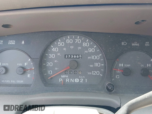 2003 Mercury Grand Marquis GS Convenience z VIN 2MEFM74W83X678151, wystawiony jako IAAI lot #42393410 z przebiegiem 273 966 mil mil oraz . Historia ofert i sprzedaży dostępna na DreamBid. Obrazek 7.