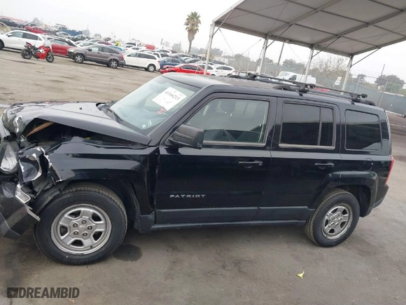 2014 Jeep Patriot Sport with VIN 1C4NJPBA3ED573864, listed as a IAAI auction lot 41166213 with 139,061 mi miles. Bid and sale history available at carsss.com. Image 14.