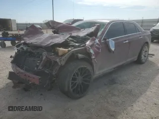 2019 Chrysler 300 Limited with VIN 2C3CCAEG9KH631316, listed as a Copart auction lot 45839305 with 141,040 mi miles and Salvage Title. Bid and sale history available at DreamBid. Image 1.