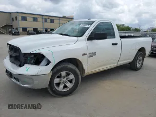 2019 Ram 1500 Tradesman z VIN 3C6JR6DTXKG537952, wystawiony jako Copart lot #51066525 z przebiegiem 67 475 mil mil oraz Szkoda całkowita • Salvage title. Historia ofert i sprzedaży dostępna na DreamBid. Obrazek 1.