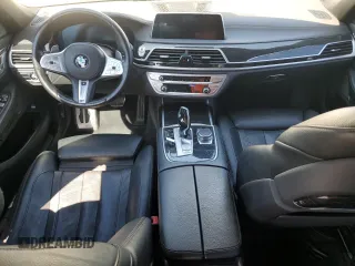 2020 BMW 7 Series 740i with VIN WBA7T2C0XLCD24332, listed as a Copart auction lot 43615885 with 0 mi miles and Clean Title. Bid and sale history available at carsss.com. Image 8.