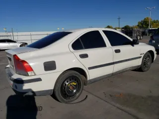 2001 Volvo S60 with VIN YV1RS61R412084860, listed as a Copart auction lot 77227144 with 170,853 mi miles and Non Repairable. Bid and sale history available at carsss.com. Image 3.