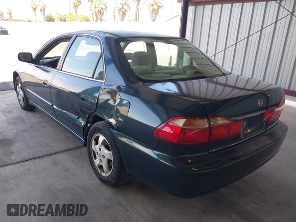 1998 Honda Accord EX z VIN 1HGCG6679WA267142, wystawiony jako IAAI lot #42146608 z przebiegiem 233 512 mil mil oraz . Historia ofert i sprzedaży dostępna na DreamBid. Obrazek 3.