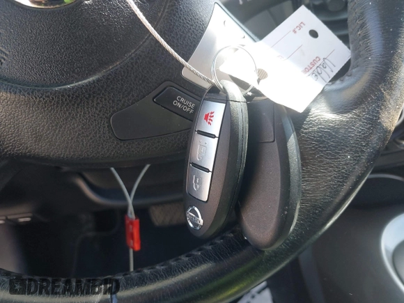 2014 Nissan Juke S with VIN JN8AF5MV9ET483956, listed as a IAAI auction lot 41803318 with 118,221 mi miles. Bid and sale history available at carsss.com. Image 11.
