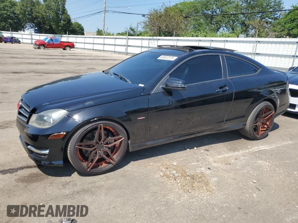 2013 Mercedes-Benz C 250 z VIN WDDGJ4HB2DF949082, wystawiony jako Copart lot #65957375 z przebiegiem 156 936 mil mil oraz Czysty tytuł • Clean title. Historia ofert i sprzedaży dostępna na DreamBid. Obrazek 1.