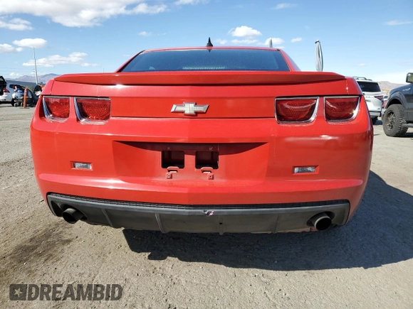 2013 Chevrolet Camaro LS z VIN 2G1FE1E36D9177175, wystawiony jako Copart lot #49398445 z przebiegiem 131 347 mil mil oraz Szkoda całkowita • Salvage title. Historia ofert i sprzedaży dostępna na DreamBid. Obrazek 6.