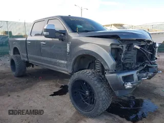 2017 Ford F-250 Lariat z VIN 1FT7W2BT4HEC51635, wystawiony jako IAAI lot #40954131 z przebiegiem 133 091 mil mil oraz . Historia ofert i sprzedaży dostępna na DreamBid. Obrazek 1.