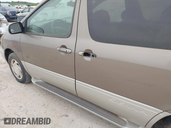 1999 Toyota Sienna LE with VIN 4T3ZF13C5XU164075, listed as a IAAI auction lot 42063741 with 93,407 mi miles. Bid and sale history available at carsss.com. Image 6.