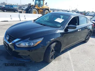 2017 Nissan Altima SL z VIN 1N4AL3AP2HC490191, wystawiony jako IAAI lot #42242495 z przebiegiem 195 261 mil mil oraz . Historia ofert i sprzedaży dostępna na DreamBid. Obrazek 17.