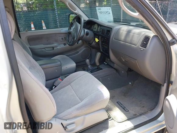 2004 Toyota Tacoma z VIN 5TEWN72N94Z356921, wystawiony jako IAAI lot #42541585 z przebiegiem 215 700 mil mil oraz . Historia ofert i sprzedaży dostępna na DreamBid. Obrazek 5.