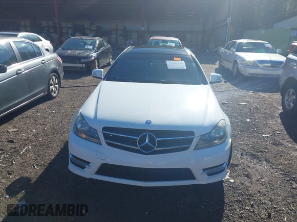 2015 Mercedes-Benz C-Class C 250 with VIN WDDGJ4HB3FG389019, listed as a IAAI auction lot 41220328 with 1 mi miles. Bid and sale history available at carsss.com. Image 11.