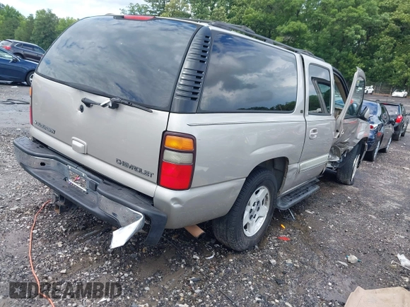2005 Chevrolet Suburban LT with VIN 3GNEC16Z95G223768, listed as a IAAI auction lot 42389953 with Not provided miles and . Bid and sale history available at DreamBid. Image 4.