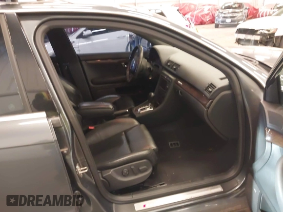 2008 Audi S4 z VIN WAUUL78E98A168935, wystawiony jako IAAI lot #41691662 z przebiegiem 94 143 mil mil oraz . Historia ofert i sprzedaży dostępna na DreamBid. Obrazek 5.