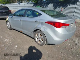2013 Hyundai Elantra GLS z VIN 5NPDH4AE1DH257091, wystawiony jako IAAI lot #42306831 z przebiegiem 183 301 mil mil oraz . Historia ofert i sprzedaży dostępna na DreamBid. Obrazek 3.