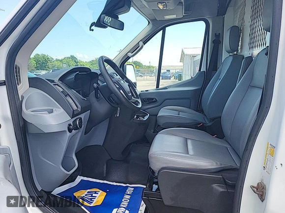 2017 Ford Transit z VIN 1FTYR1CMXHKB25388, wystawiony jako IAAI lot #42733820 z przebiegiem 360 508 mil mil oraz . Historia ofert i sprzedaży dostępna na DreamBid. Obrazek 5.
