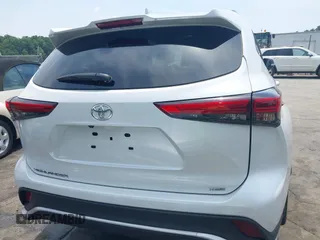 2023 Toyota Highlander L z VIN 5TDKDRAHXPS520803, wystawiony jako IAAI lot #42584854 z przebiegiem 11 561 mil mil oraz . Historia ofert i sprzedaży dostępna na DreamBid. Obrazek 16.