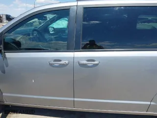 2019 Dodge Grand Caravan GT with VIN 2C4RDGEG6KR565369, listed as a IAAI auction lot 39828927 with 1 mi miles. Bid and sale history available at carsss.com. Image 15.