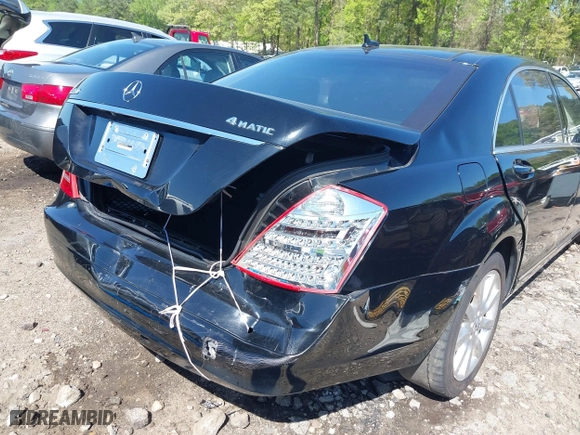 2007 Mercedes-Benz S-Class 5.5L V8 with VIN WDDNG86X97A090361, listed as a IAAI auction lot 41976832 with 210,763 mi miles. Bid and sale history available at carsss.com. Image 6.