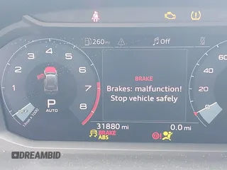 2022 Audi Q3 S line Premium Plus z VIN WA1EECF31N1148535, wystawiony jako IAAI lot #41947659 z przebiegiem 31 880 mil mil oraz . Historia ofert i sprzedaży dostępna na DreamBid. Obrazek 16.