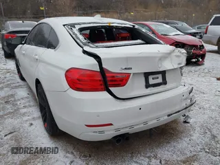 2017 BMW 4 Series 430i xDrive z VIN WBA4F9C54HG791712, wystawiony jako IAAI lot #41554381 z przebiegiem 106 013 mil mil oraz . Historia ofert i sprzedaży dostępna na DreamBid. Obrazek 3.