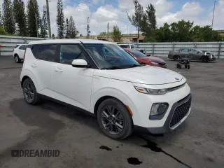 2021 Kia Soul S with VIN KNDJ23AU6M7145722, listed as a Copart auction lot 55242145 with 126,131 mi miles and Clean Title. Bid and sale history available at DreamBid. Image 4.