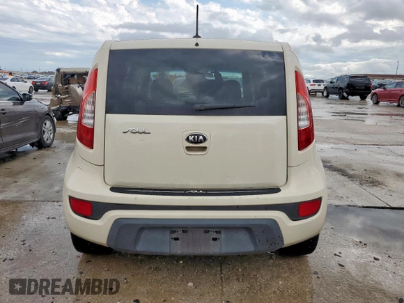 2013 Kia Soul + z VIN KNDJT2A64D7516093, wystawiony jako Copart lot #55762795 z przebiegiem 69 783 mil mil oraz Szkody całkowita. Historia ofert i sprzedaży dostępna na DreamBid. Obrazek 6.