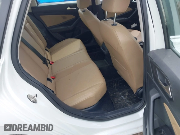 2020 Volkswagen Jetta SEL z VIN 3VWEB7BU3LM073029, wystawiony jako IAAI lot #42168239 z przebiegiem 59 395 mil mil oraz . Historia ofert i sprzedaży dostępna na DreamBid. Obrazek 8.