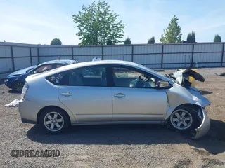 2004 Toyota Prius with VIN JTDKB22UX40071422, listed as a IAAI auction lot 42224668 with 168,422 mi miles and . Bid and sale history available at DreamBid. Image 12.