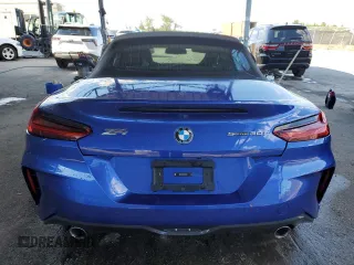 2025 BMW Z4 sDrive30i with VIN WBAHF3C08SWY44282, listed as a Copart auction lot 50553575 with 5,765 mi miles and Clean Title. Bid and sale history available at carsss.com. Image 6.