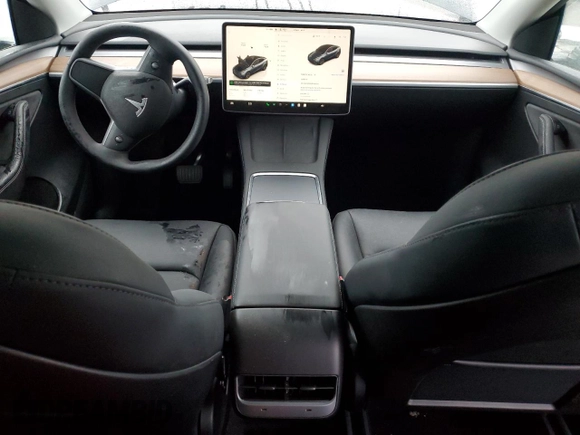 2024 Tesla Model Y with VIN 7SAYGDED1RF098054, listed as a Copart auction lot 44072195 with 16,085 mi miles and Salvage Title. Bid and sale history available at DreamBid. Image 8.