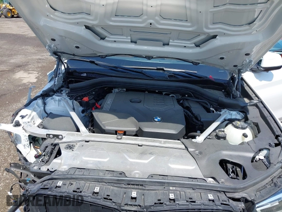 2025 BMW X4 xDrive30i with VIN 5UX33DT03S9X59312, listed as a IAAI auction lot 42531616 with 8,189 mi miles and . Bid and sale history available at DreamBid. Image 10.