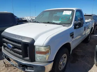 2008 Ford F-250 z VIN 1FTSF20R98ED97143, wystawiony jako IAAI lot #41637311 z przebiegiem 114 245 mil mil oraz . Historia ofert i sprzedaży dostępna na DreamBid. Obrazek 6.