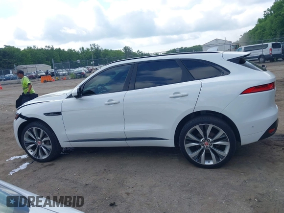 2017 Jaguar F-Pace 35t R-Sport с VIN SADCL2BV5HA064702, выставлен на аукционе IAAI как лот 42711257 с пробегом 99 586 миль миль и . История ставок и продаж доступна на DreamBid. Изображение 14.
