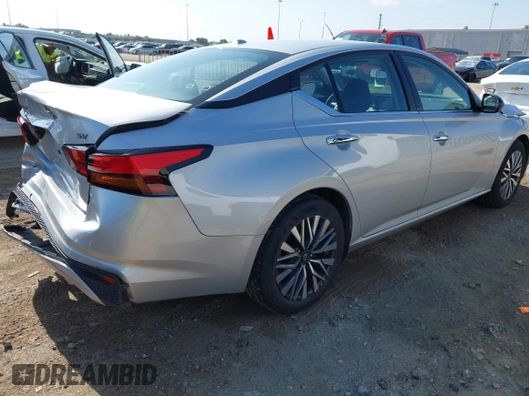 2024 Nissan Altima SV z VIN 1N4BL4DV6RN360313, wystawiony jako IAAI lot #42380837 z przebiegiem 44 189 mil mil oraz . Historia ofert i sprzedaży dostępna na DreamBid. Obrazek 4.