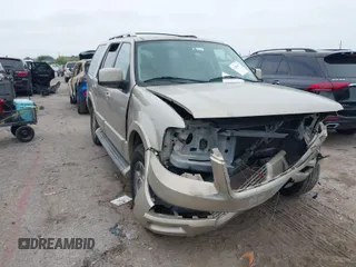 2006 Ford Expedition z VIN 1FMPU19506LA98375, wystawiony jako IAAI lot #41886127 z przebiegiem 251 121 mil mil oraz . Historia ofert i sprzedaży dostępna na DreamBid. Obrazek 1.