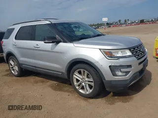 2017 Ford Explorer XLT z VIN 1FM5K8D86HGA12151, wystawiony jako IAAI lot #42772972 z przebiegiem 127 346 mil mil oraz . Historia ofert i sprzedaży dostępna na DreamBid. Obrazek 1.
