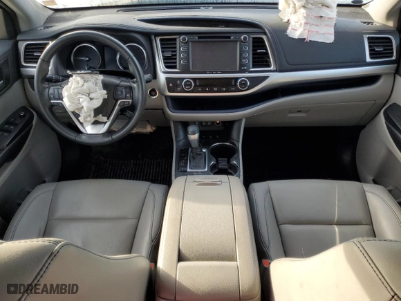 2019 Toyota Highlander SE with VIN 5TDJZRFH4KS587170, listed as a Copart auction lot 44037905 with 0 mi miles and Non Repairable. Bid and sale history available at carsss.com. Image 8.